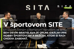 Matej Tóth a Roman Hanzel v rozhovore s Matejom Martinčekom počas nahrávania video podcastu v Štúdiu SITA k Tipos národnému behu Bratislava Devín.