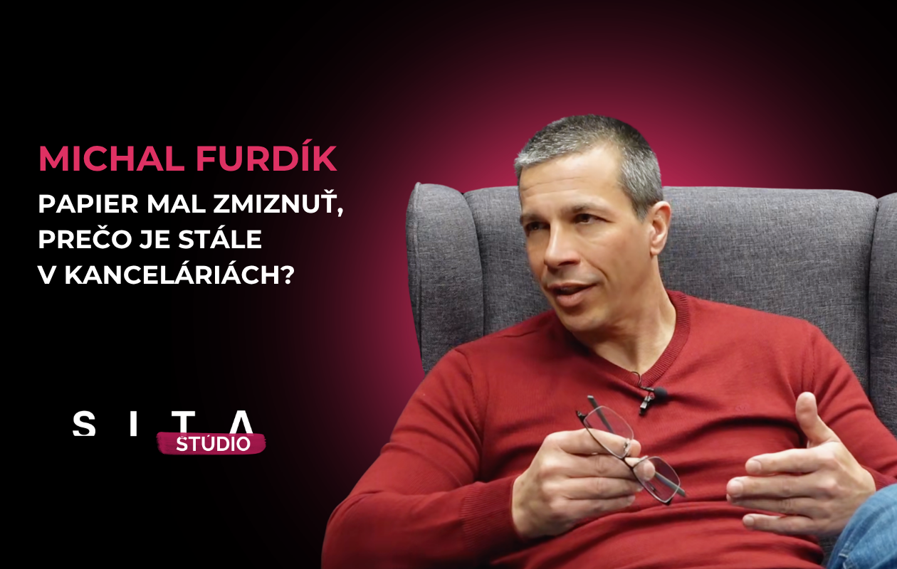 Michal Furdík v rozhovore s Matejom Martinčekom počas nahrávania video podcastu Fish & Chips v Štúdiu SITA.