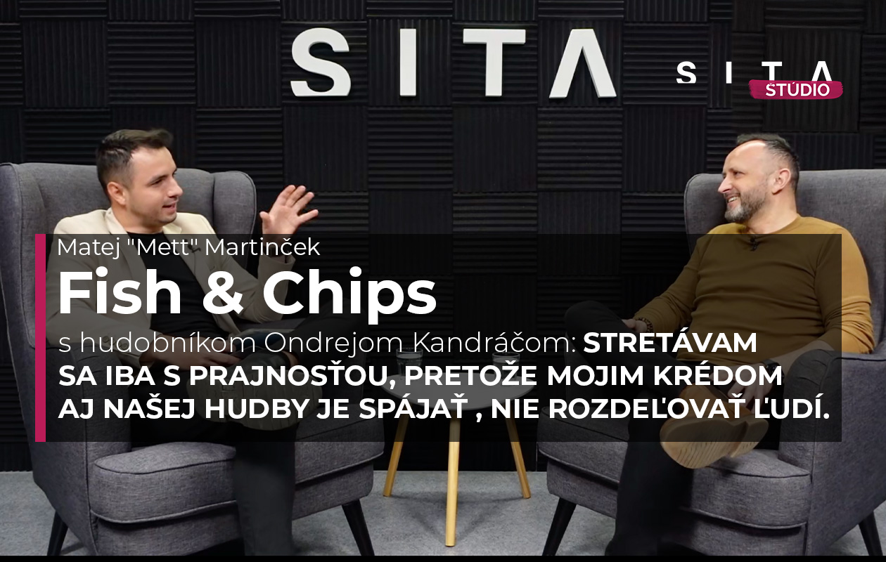Ondrej Kandráč v rozhovore s Matejom ,,Mettom" Martinčekom počas nahrávania video podcastu v Štúdiu SITA.