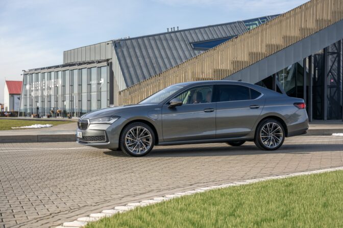Skoda superb_iv_01.jpg