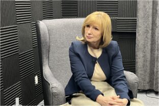 Dana Čahojová