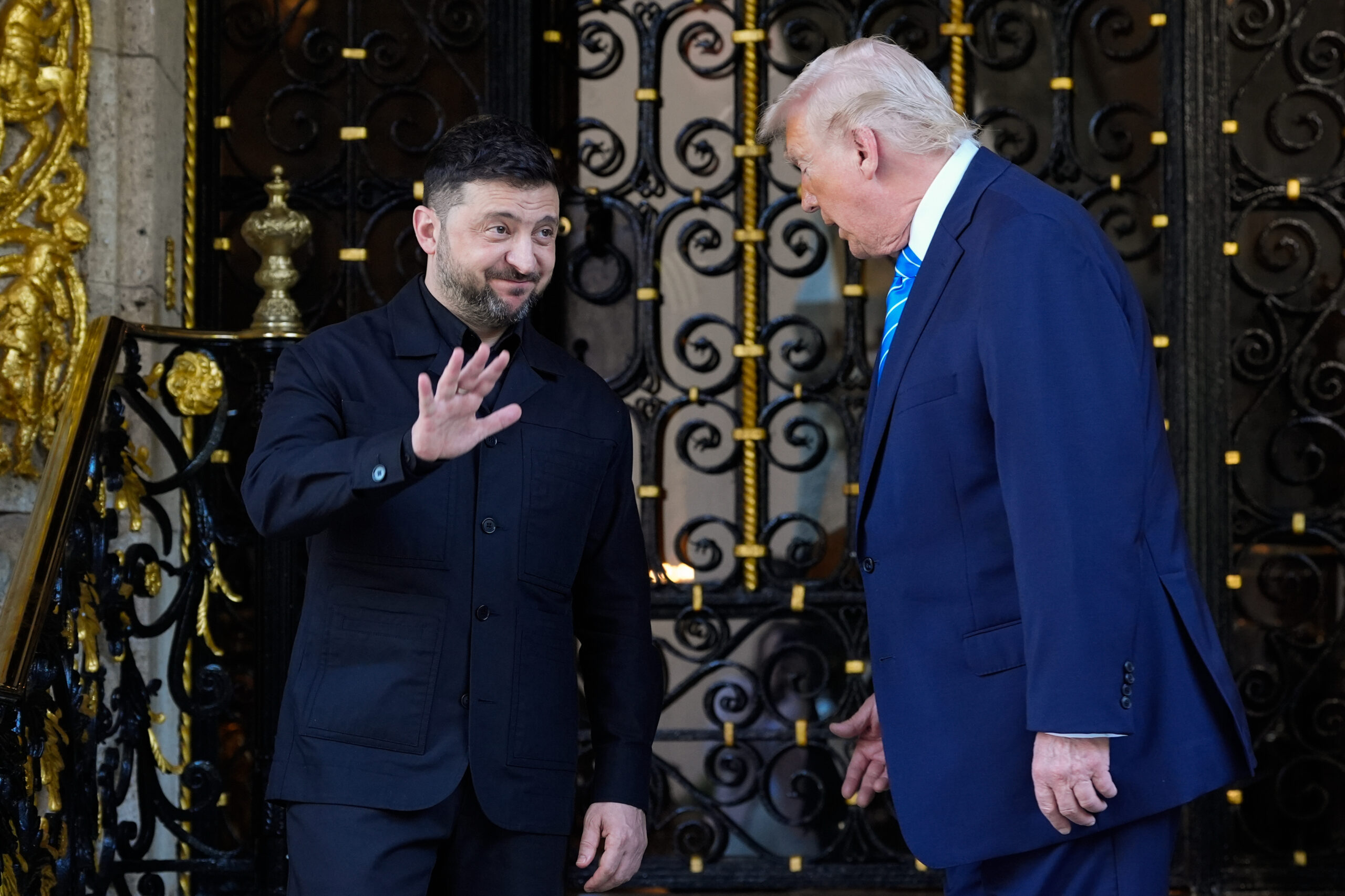 Ukrajinský prezident Volodymyr Zelenskyj a šéf Bieleho domu Donald Trump.