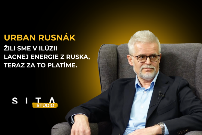 Urban Rusnák v rozhovore s Miroslavom Wlachovským počas nahrávania novej epizódy video podcastu Okno do sveta v  Štúdiu SITA
