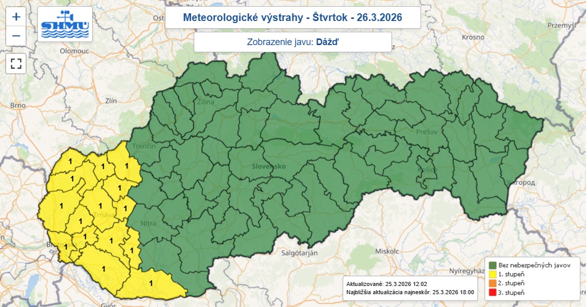 Výstraha prvého stupňa pred dažďom je vydaná pre 15 okresov Slovenska.