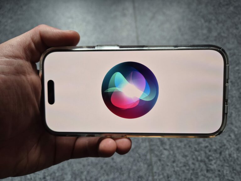 Koniec monopolu ChatGPT. Siri sa otvorí pre viac AI chatbotov.