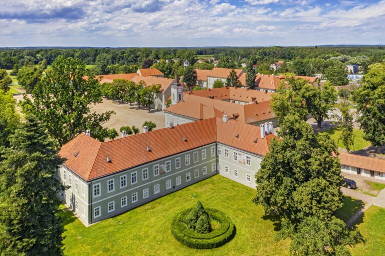 Zámok Kladruby nad Labem