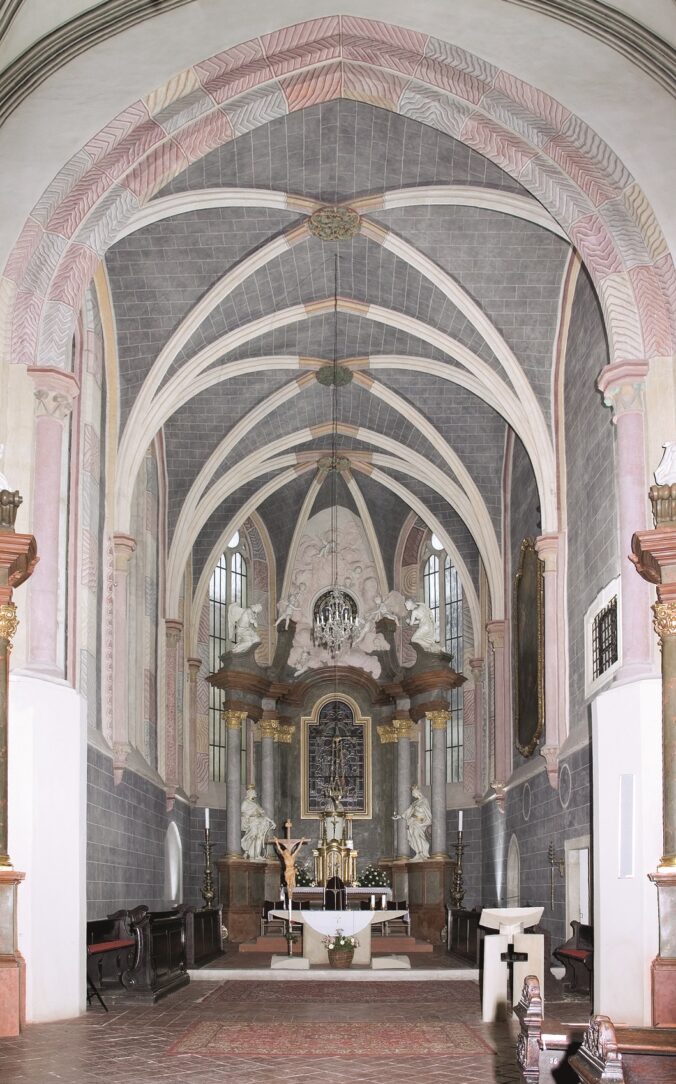 Presbytérium Františkánskeho kostola v Bratislave