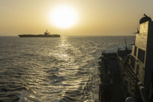 USS, Lincoln, hormuz, blokáda