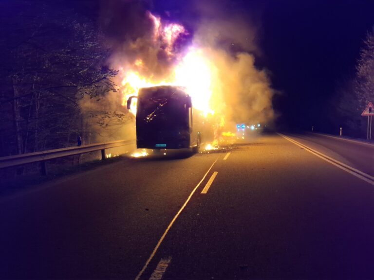 Požiar autobusu na Dargovskom kopci.