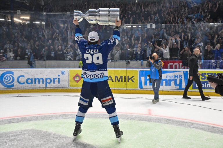 HOKEJ (finále 7. zápas): HK Nitra - HC Slovan Bratislava (Tipsport liga 2025/2026)