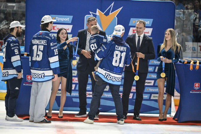 HOKEJ (finále 7. zápas): HK Nitra - HC Slovan Bratislava (Tipsport liga 2025/2026)