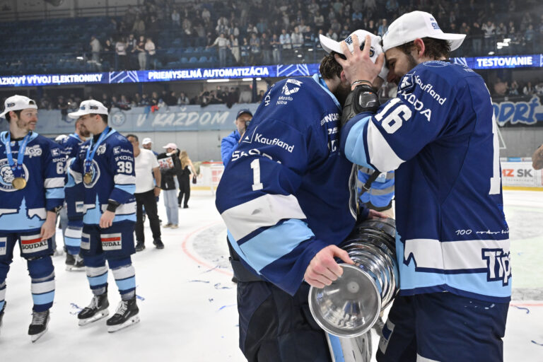 HOKEJ (finále 7. zápas): HK Nitra - HC Slovan Bratislava (Tipsport liga 2025/2026)