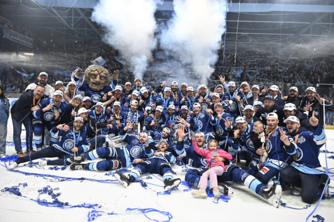 HOKEJ (finále 7. zápas): HK Nitra - HC Slovan Bratislava (Tipsport liga 2025/2026)