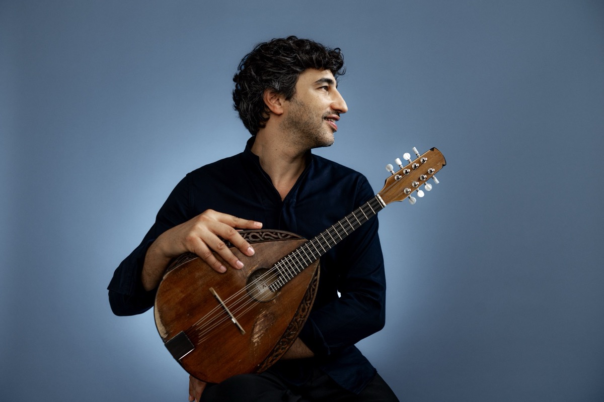 Avi avital_foto harald hoffmann_2.jpg