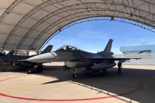 F 16.jpg