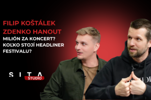 Filip Koštálek a Zdenko Hanout v rozhovore s Andrejom Korimom počas nahrávania novej epizódy video podcastu Štúdia SITA k festivalu Colours of Ostrava.