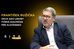 František Ružička v rozhovore s Miroslavom Wlachovským počas nahrávania video podcastu v Štúdiu SITA.