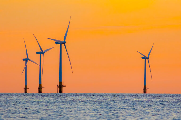 Veterné turbíny na mori, obnoviteľné zdroje energií