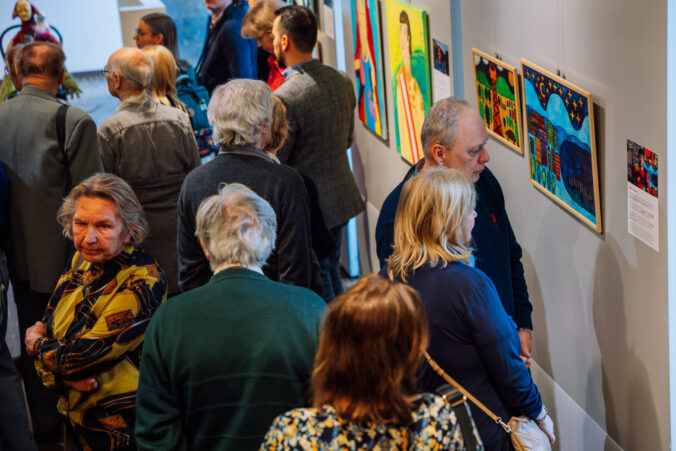 Výnimočná medzinárodná výstava „UMENIE NA SPEKTRE / KUNST IM SPEKTRUM“ v Bratislave