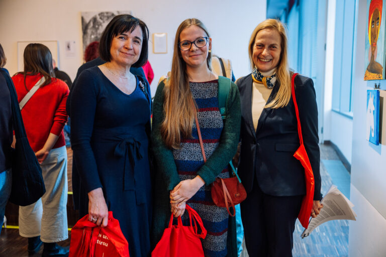 Výnimočná medzinárodná výstava „UMENIE NA SPEKTRE / KUNST IM SPEKTRUM“ v Bratislave