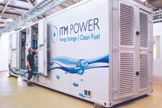 Veľkorozmerný vodíkový elektrolyzér vyrábaný britskou spoločnosťou ITM Power.