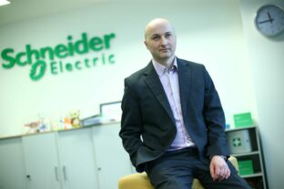 M_obr_schneider electric povede v a esku a na slovensku darko lopotar.jpg
