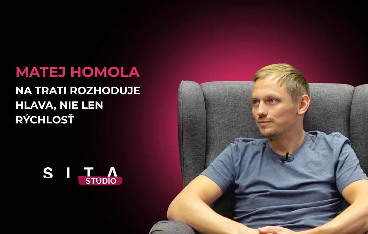 Matej Homola v rozhovore s Matejom ,,Mettom" Martinčekom počas nahrávania novej epizódy video podcastu v Štúdiu SITA.