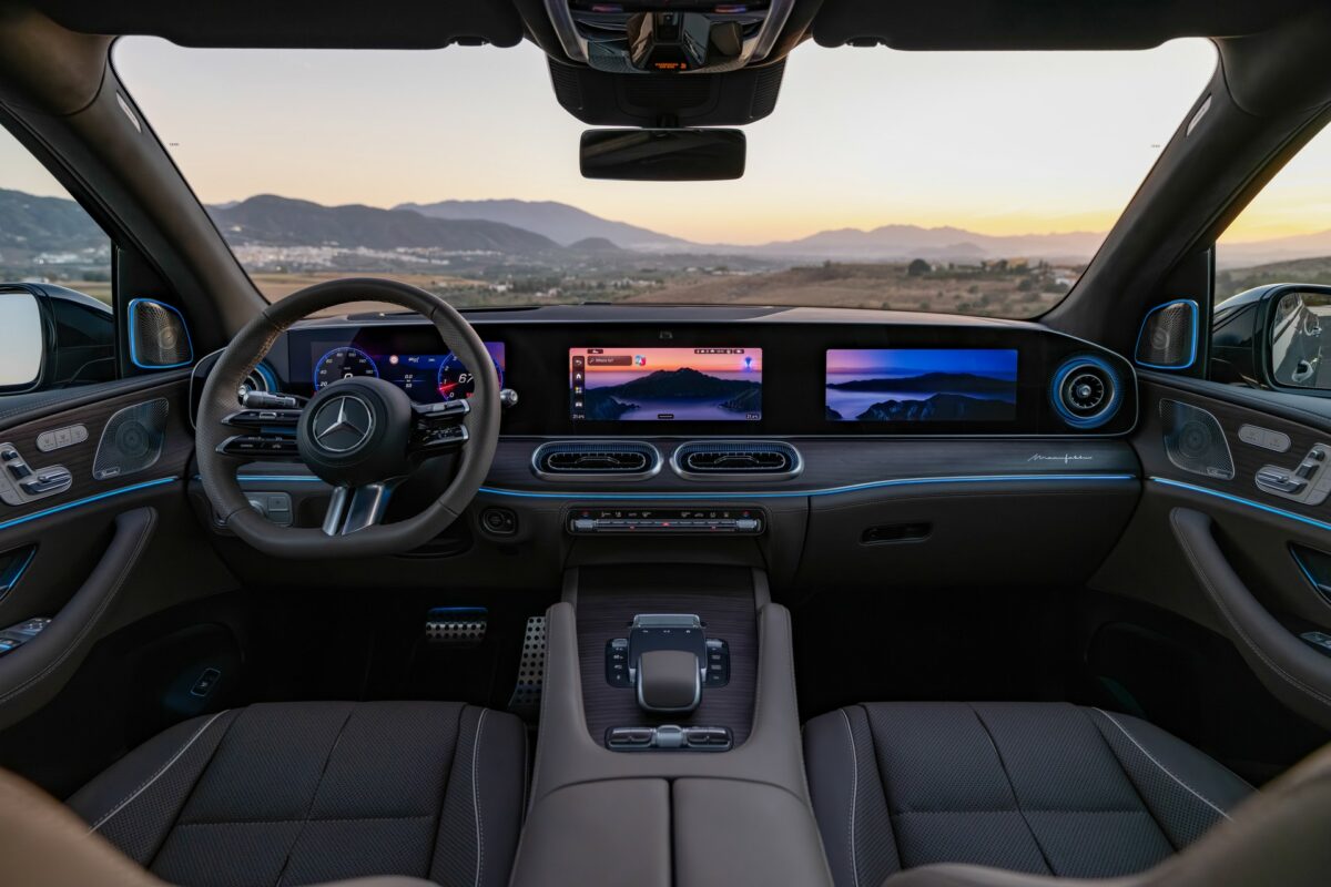 Der neue Mercedes Benz GLS: Die S Klasse unter den SUVs definiert Komfort neuThe new Mercedes Benz GLS: The S Class of SUVs redefines comfort