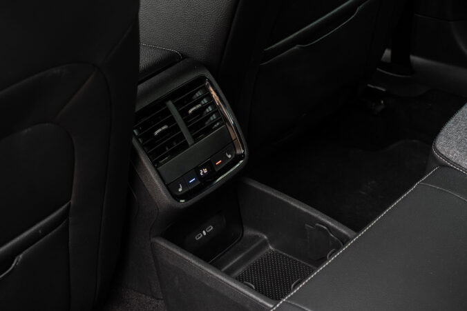 Škoda Octavia Sportline - priestor pre cestujúcich vzadu