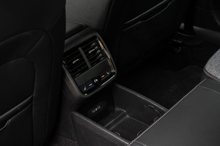 Škoda Octavia Sportline - priestor pre cestujúcich vzadu