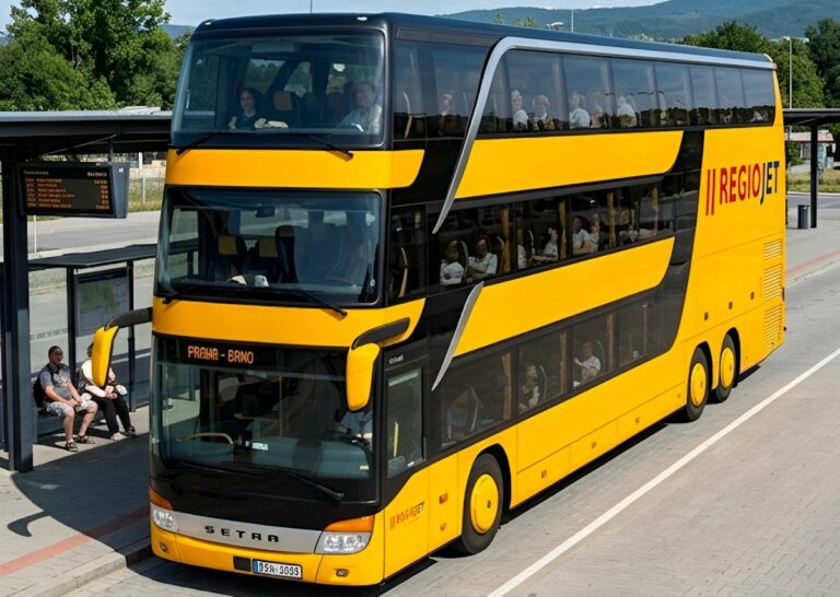 RegioJet, trojposchodový autobus