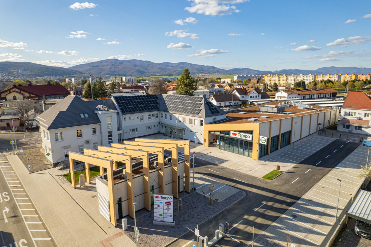 Retail park coop jednota prievidza.jpg