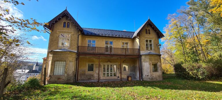 Rožmberk, Horný zámok.