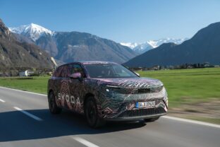 Skoda_peaq_04.jpg