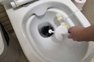 čistenie toalety