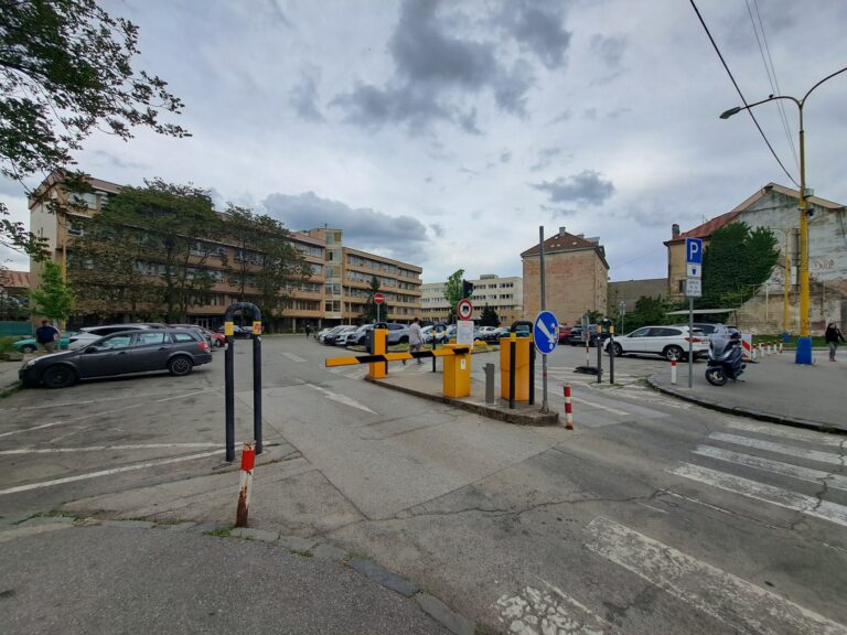 Uzávera, parkovisko