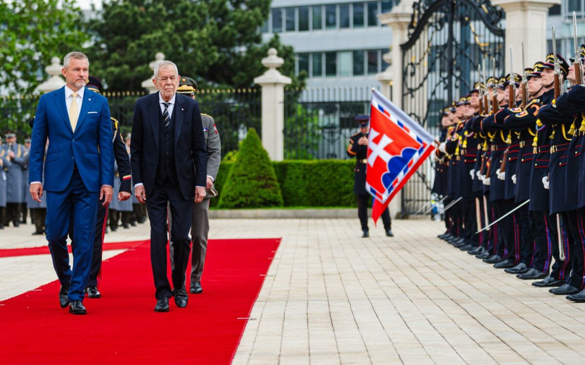 Prezidenti Slovenska, Česka a Rak&uacute;ska sa stretn&uacute; v r&aacute;mci Slavkovsk&eacute;ho form&aacute;tu, prediskutuj&uacute; ot&aacute;zku energetiky i umelej inteligencie - SITA.sk