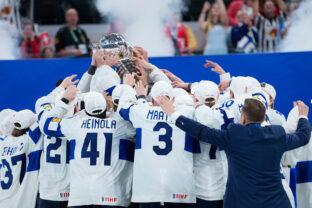 Fotografie: Hokej finále Švajčiarsko - Fínsko na MS v hokeji 2026.
