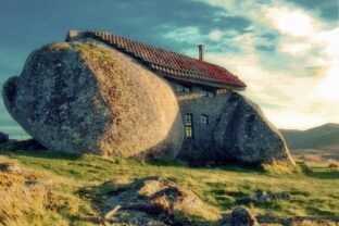 Casa do Penedo