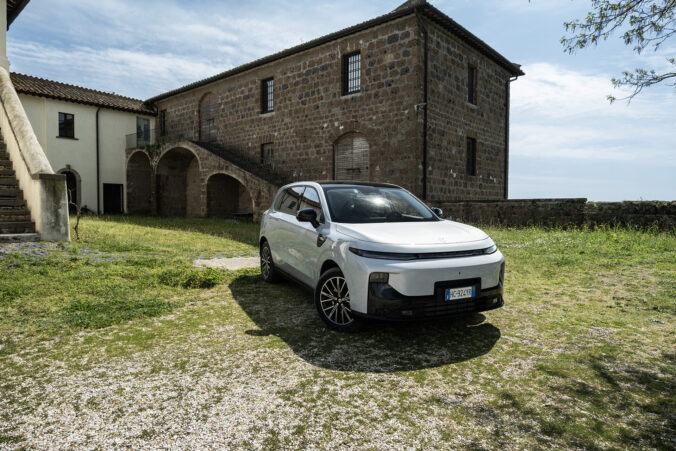 Leapmotor B10 Hybrid EV