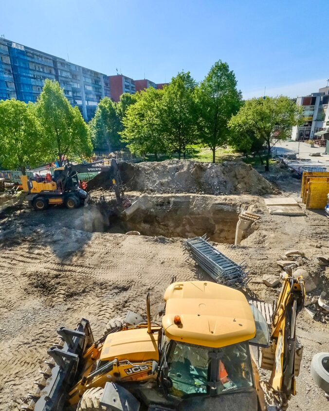 Rekonštrukcia okolia Domu služieb v Dúbravke