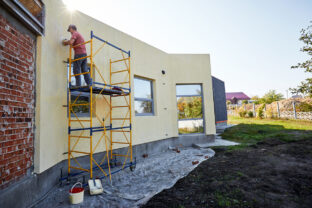 Builder at the finish house working with the tool.
