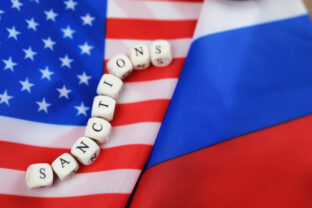 Russian and usa flag sanctions