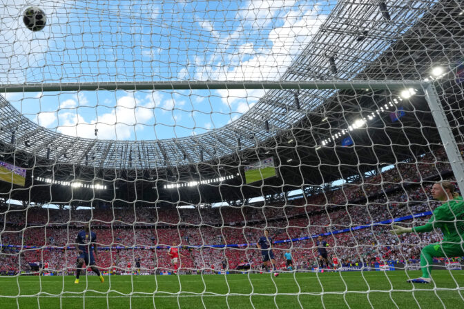 Fotografie z finále (Liga majstrov 2025/2026): Paríž St. Germain - Arsenal