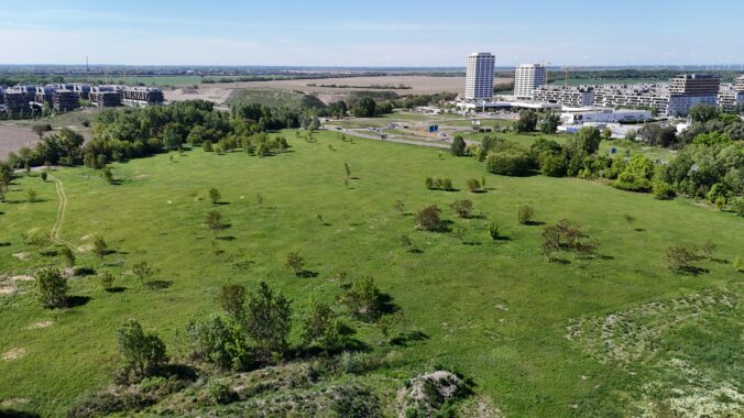 Územie na konci Petržalky, kde v budúcnosti vyrastie Kampus zdravia a športu BSK