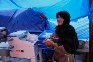 Lebanon Feeding the displaced
