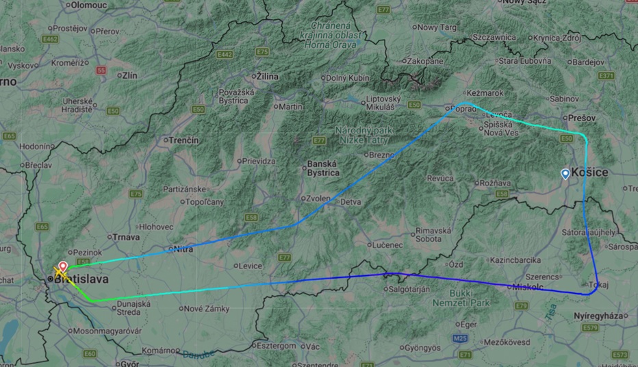 Lietadlo Wizz AIr na linke Bratislava - Košice zasiahol blesk a muselo sa vrátiť do hlavného mesta.