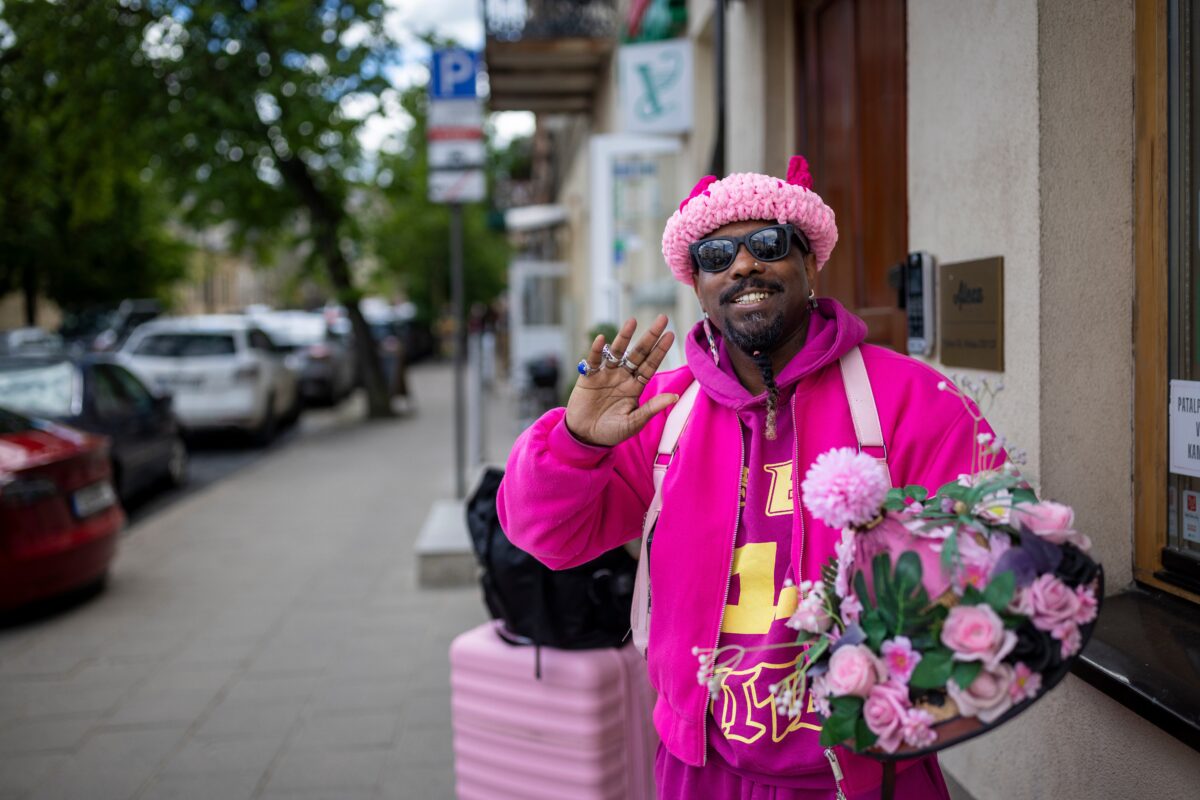 Top foto dňa (29. m&aacute;j 2026): V&yacute;buch rakety Blue Origin, Pink Soup Fest v Litve, včela tes&aacute;rka a politika - SITA.sk