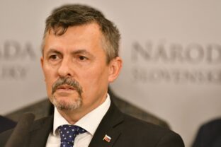 REPUBLIKA: iadostť o vzatie Róberta Fica do väzby