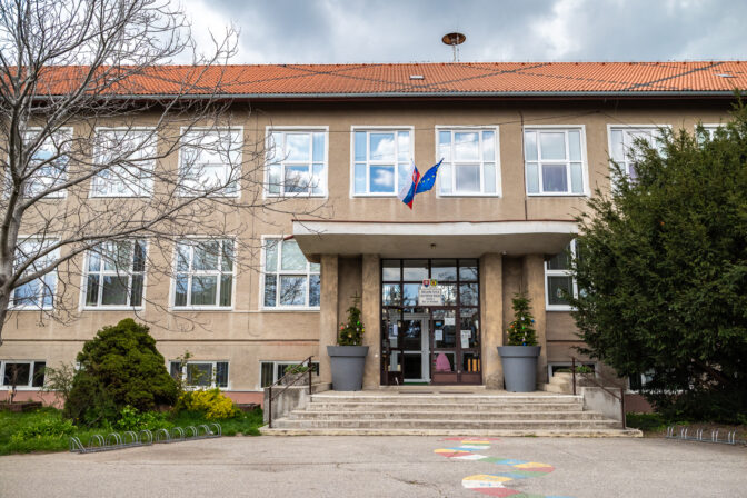 ZŠ a MŠ Orešie, Pezinok